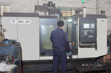 High-speed thin-wall injection molding machine