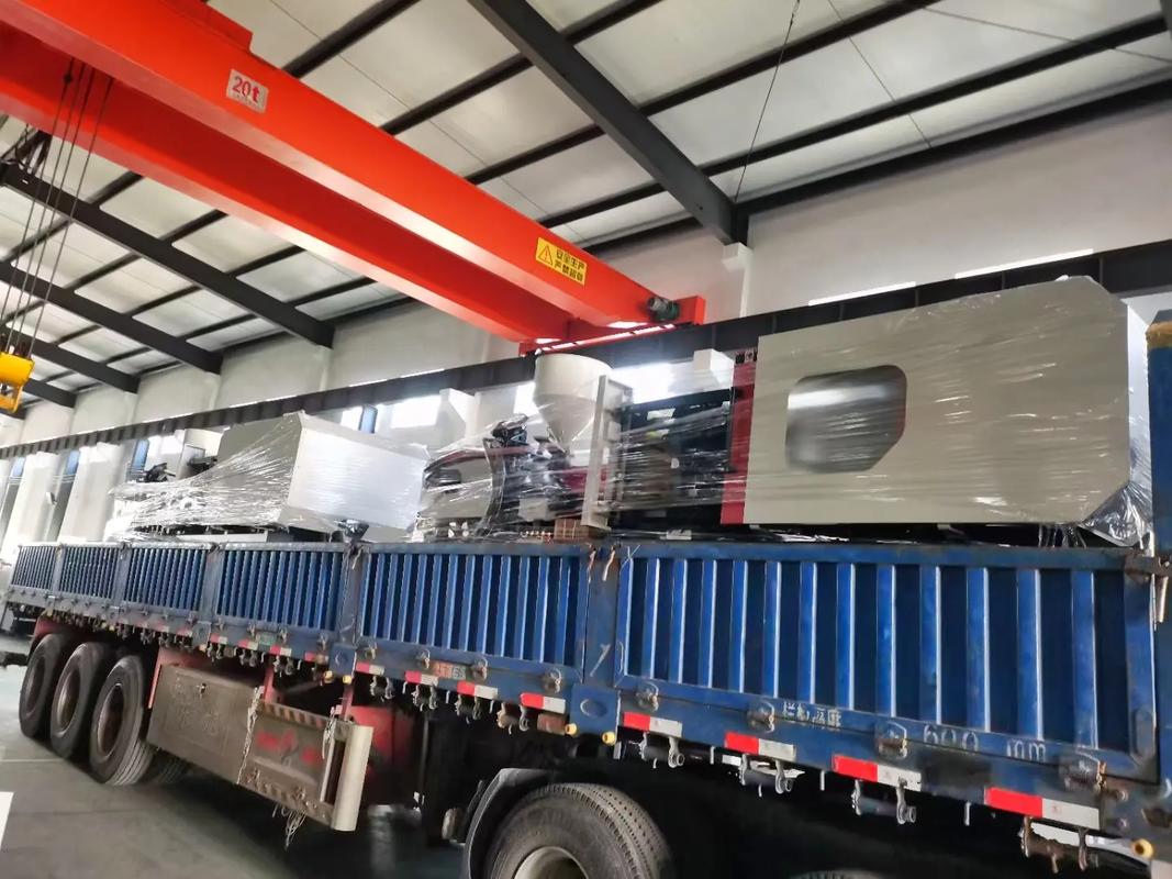 High-speed thin-wall injection molding machine