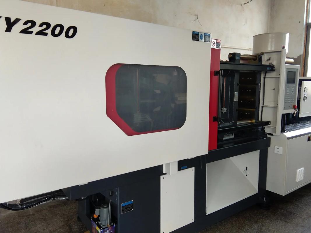 High-speed thin-wall injection molding machine