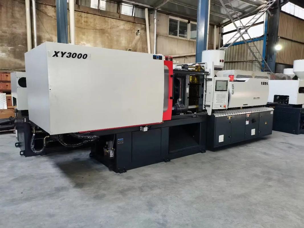 High-speed thin-wall injection molding machine