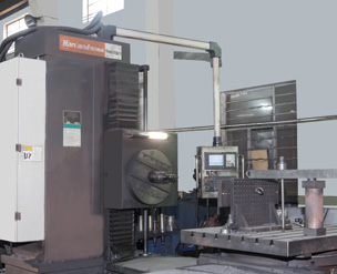 High-speed thin-wall injection molding machine