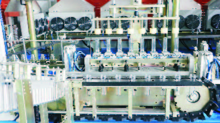 PMLB-04HT120---Automatic linear bottle blowing machine series for condiment bottles