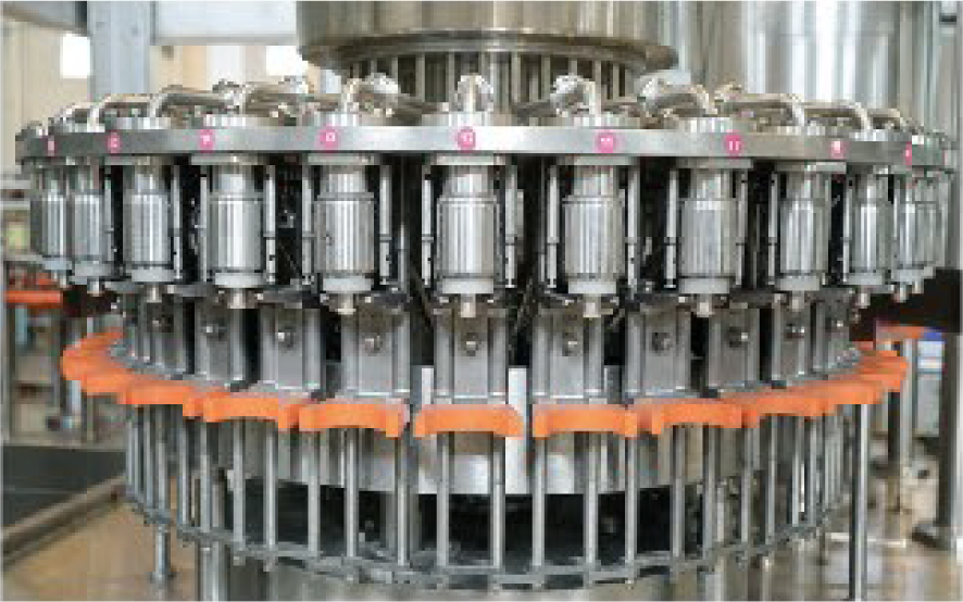 Blowing-filling-capping Combi-block
