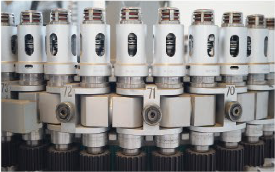 Blowing-filling-capping Combi-block