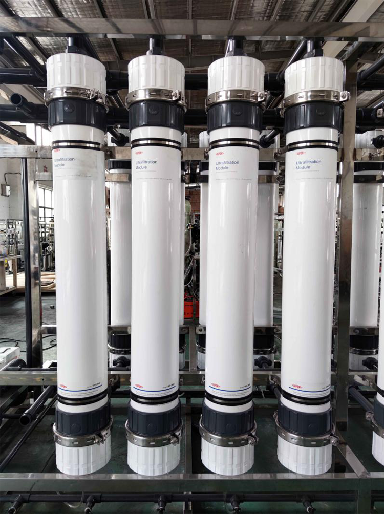 External pressure ultrafiltration column membrane