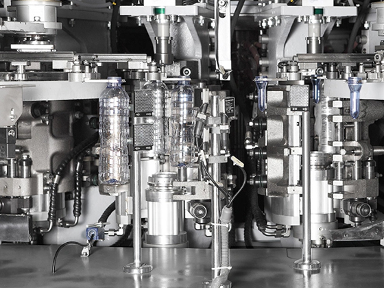 PET blow molding machine