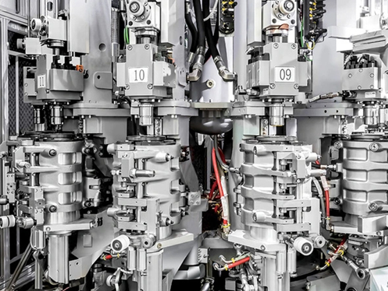 PET blow molding machine