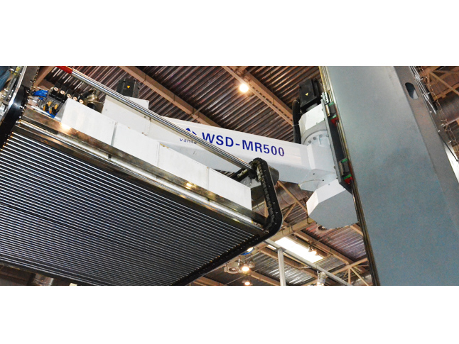 Single Column Robot Palletizer