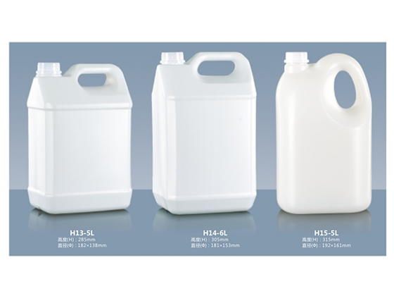 LIOUID BOTTLES/ PLASTIC KETTLES
