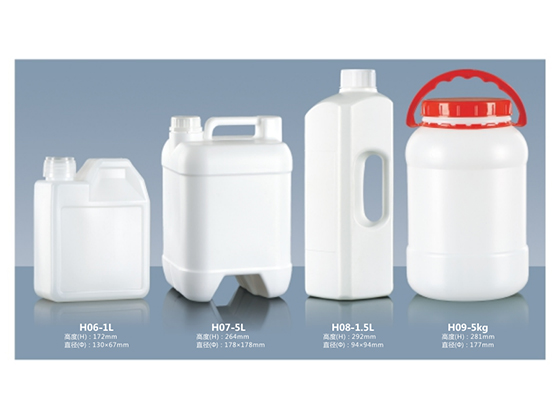 LIOUID BOTTLES/ PLASTIC KETTLES