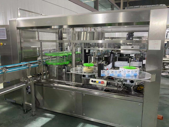 Self-adhesive labeling machine 24000BPH (18 stations) for 5-15L bottles