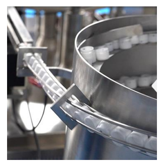 Plastic bottle oral liquid filling and capping machine