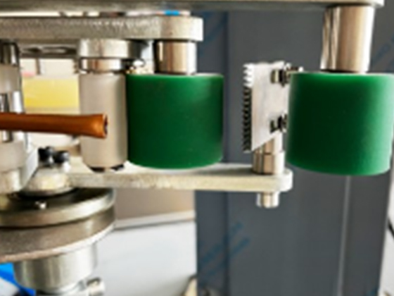 SEMI AUTOMATIC BOX AND CAN MOUTH SEALING MACHINE