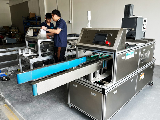 LINEAR PAPER BOX SEALING MACHINE