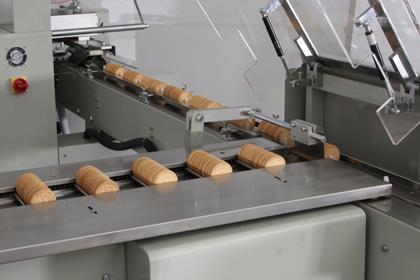 Automatic Biscuit Sandwiching Machine with High-Speed Cream Filling & Packaging