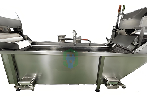 Bubble integrated cleaning machine