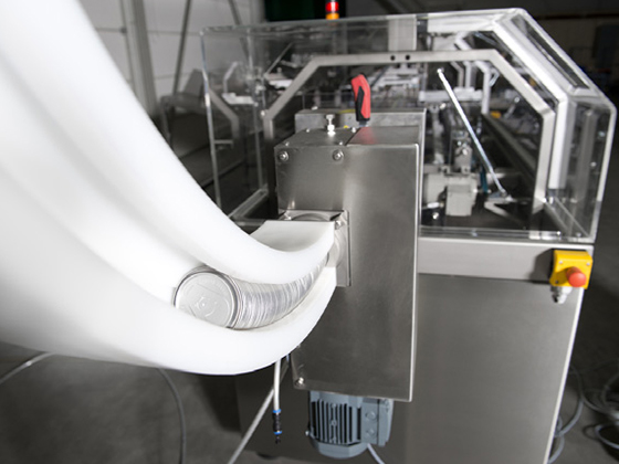 Canned lid closing machine