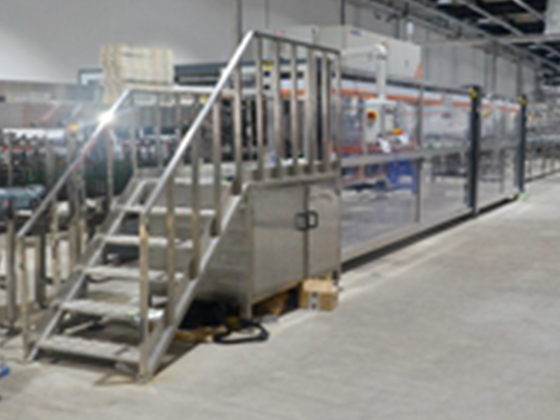 Glue-spraying card packaging machine
