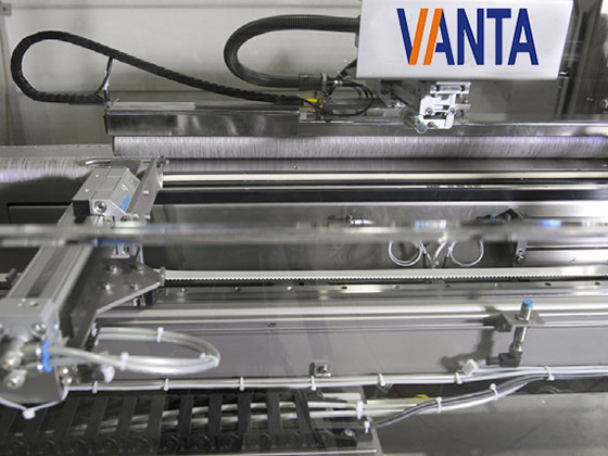 Canned lid closing machine