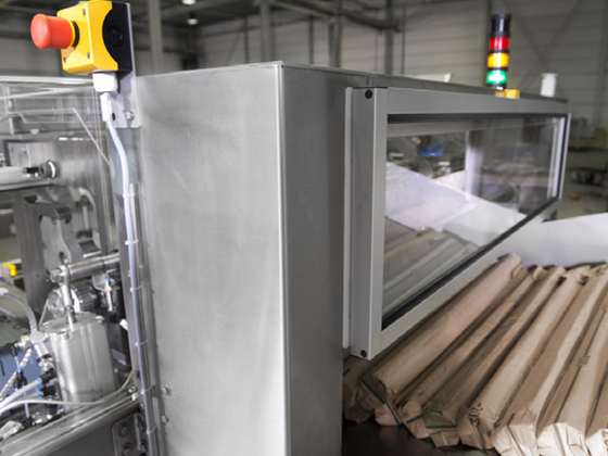 Canned lid closing machine