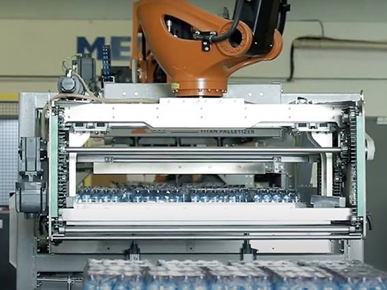 Quick stacking: KUKA robots palletize water bottles --81,000BPH