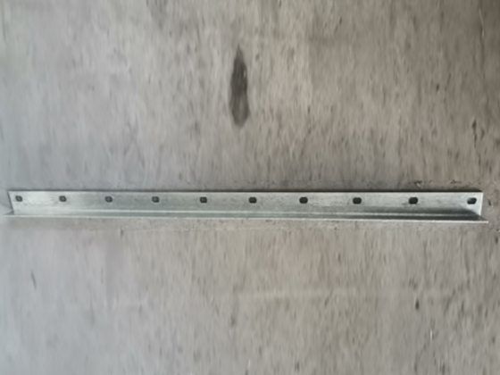 Auxiliary angle iron---930