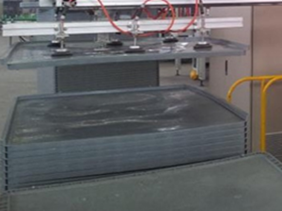 tray-feeding machine