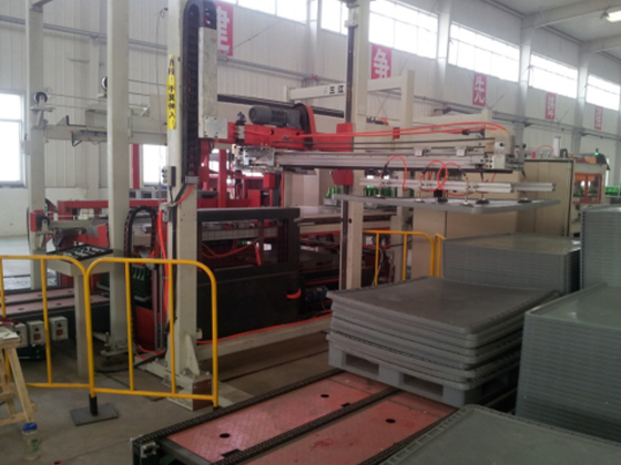 tray-feeding machine