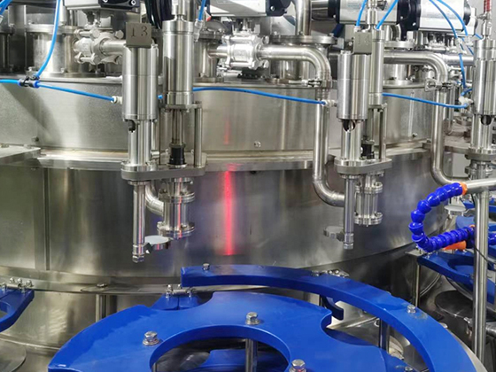Sauce filling machine