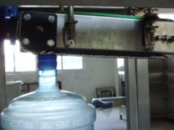 CXG-600---Cap feeding, washing, sorting & capping machine