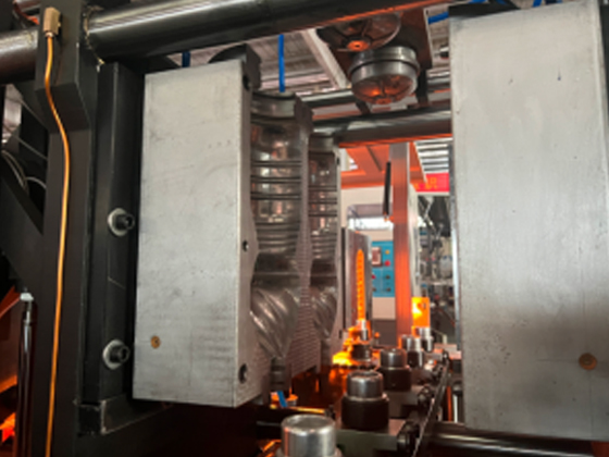 10L one-out-of-two fully automatic bottle blowing machine---HY-10L-2