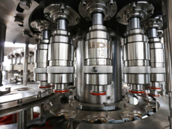 Blowing, filling and spinning integrated machine---TGLG