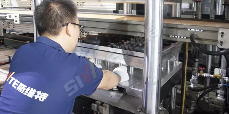 8575 four-station positive and negative pressure thermoforming machine---SWT-7585	