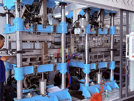 7695 three-station negative pressure thermoforming machine---SWT-7695