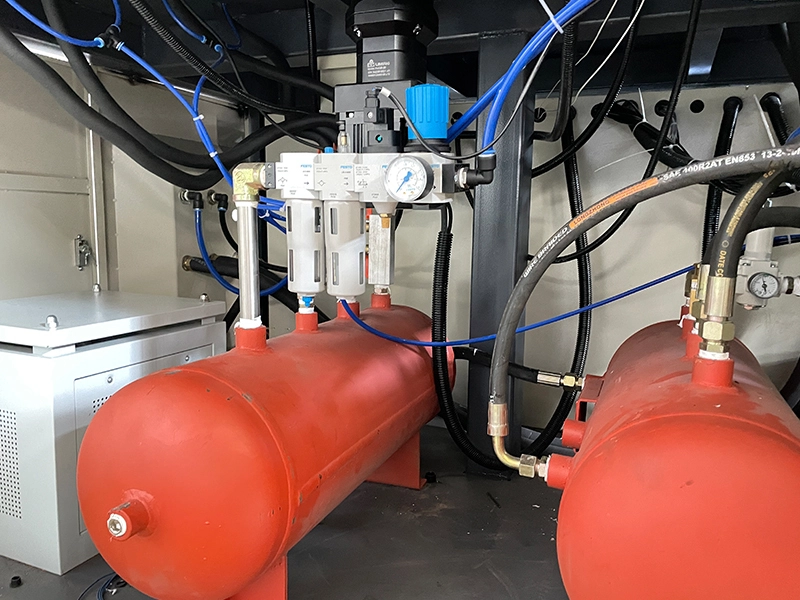JS-1000--- Automatic Bottle Blowing Machine