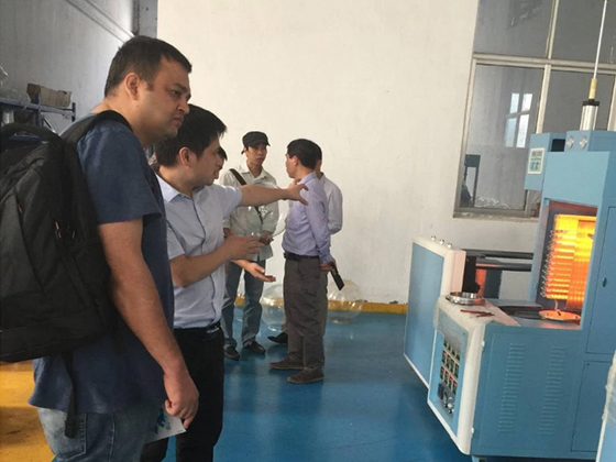 5 Gallon Semi-automatic Stretch Blow Moulding Machine L-BS511