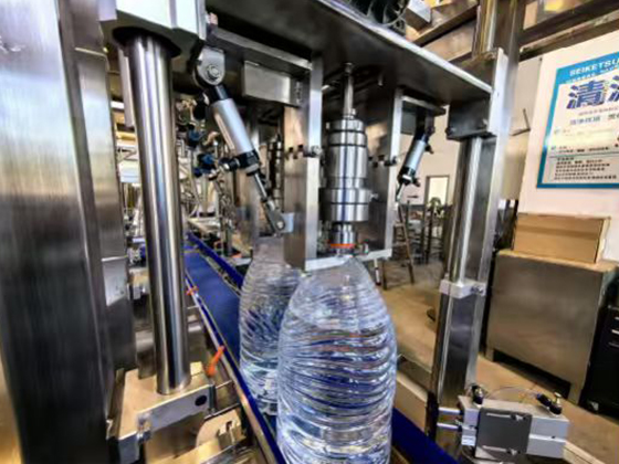 Linear disposable barrel water filling machine (10-liter 800 barrels)--- CGF8-8-2