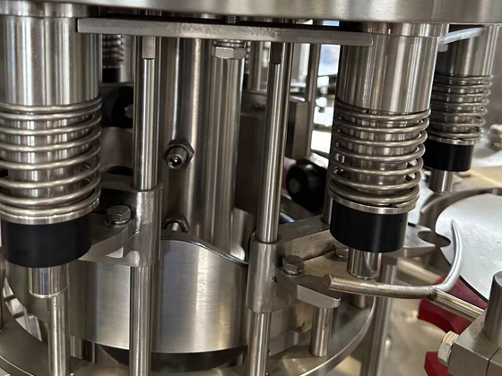 2000BPH PET Bottle Washing, Filling, and Capping Machine for Mineral Water---BY-XGF-8-8-3
