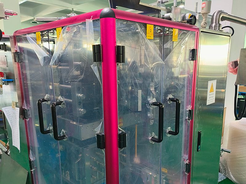 DC-680---High speed liquid/viscous multi lanes(3-4 rows) special shape auto packaging machine