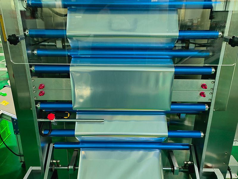 DC-680---High speed liquid/viscous multi lanes(3-4 rows) special shape auto packaging machine