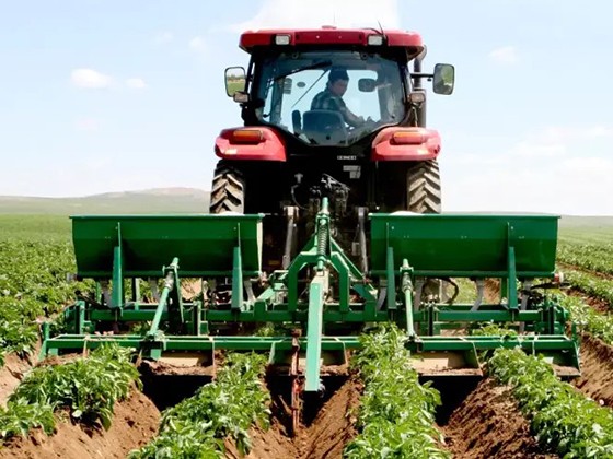 3ZMP-360 Potato cultivating soil fertilizing machine