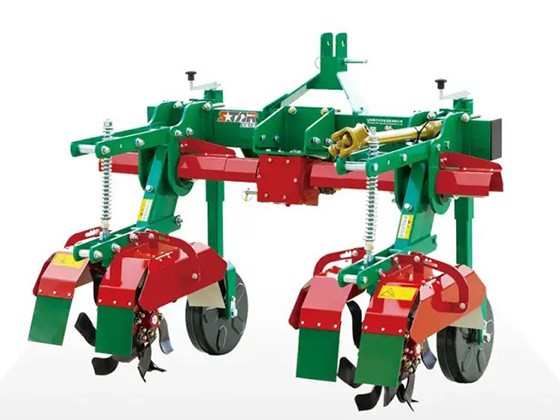 Mounted potato cultivator, ridger, and fertilizer applicator 3ZMP-110B