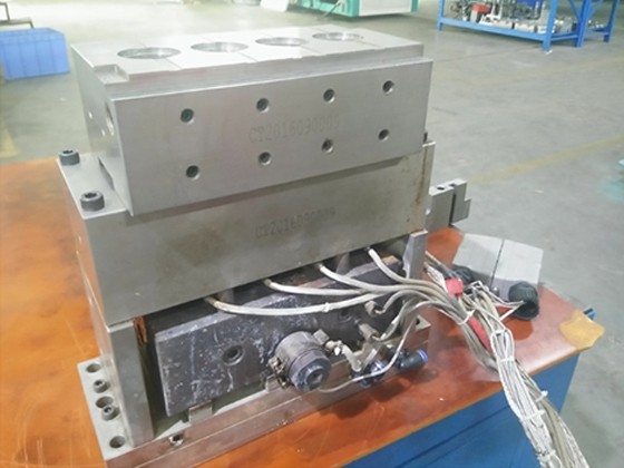 Hot Runner Injection Mold