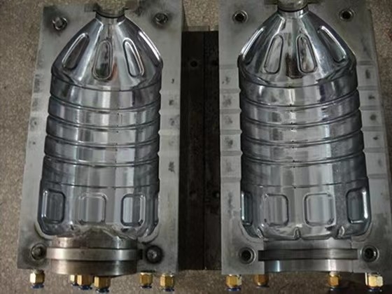 Blow molding mold---5L