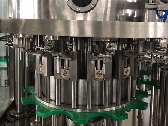 Automatic PET Bottle Beer Filling Machine 1000bph 1.5L---DCGF14-12-4