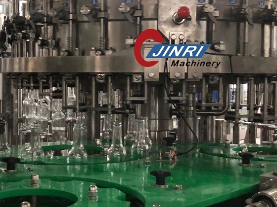 Glass Bottle Carbonated Soda Water Filling Production Line---DCGF32-32-10