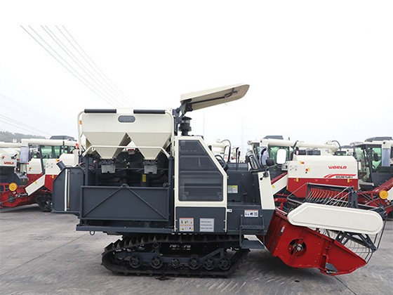 FMWORLD Jielong Combine Harvester  ---   4LZ-4.0D   ( for Philippines)