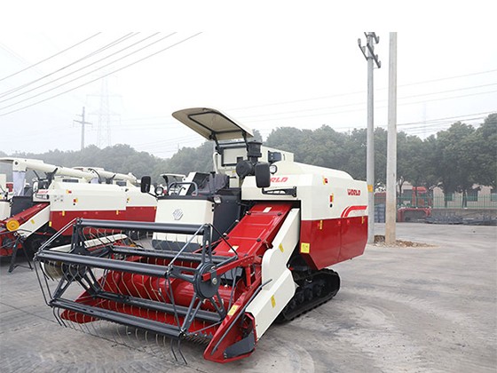 FMWORLD Jielong Combine Harvester  ---   4LZ-4.0D   ( for Philippines)