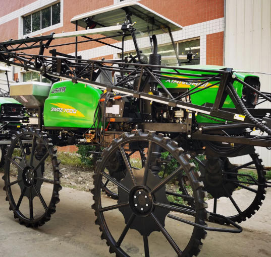 3WPZ-700NJ(G4) Farm use self-propelled boom sprayer