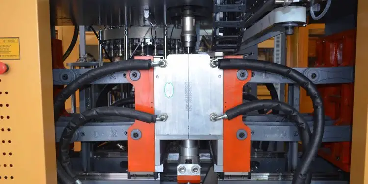 Fully automatic high-speed PET bottle blowing machine LXG-4/5